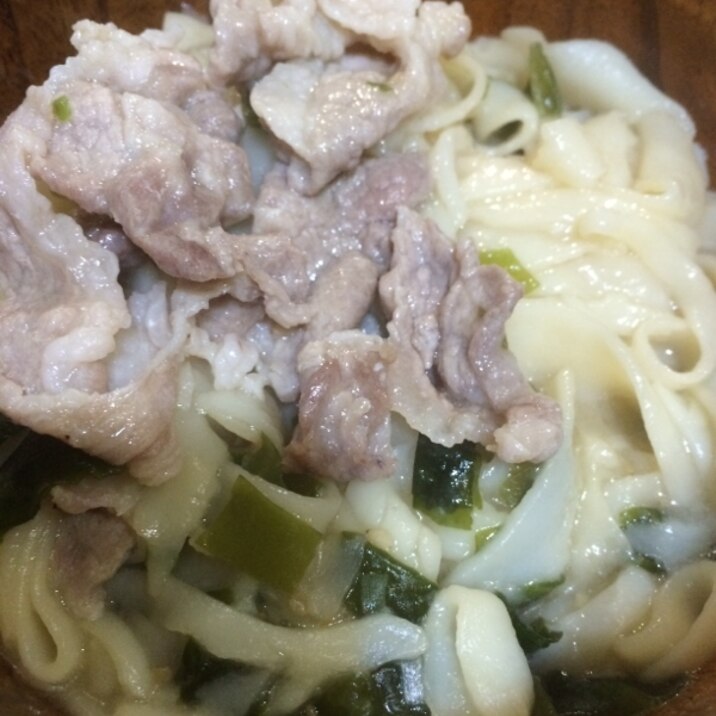 わかめスープの素でうどん(*^^*)